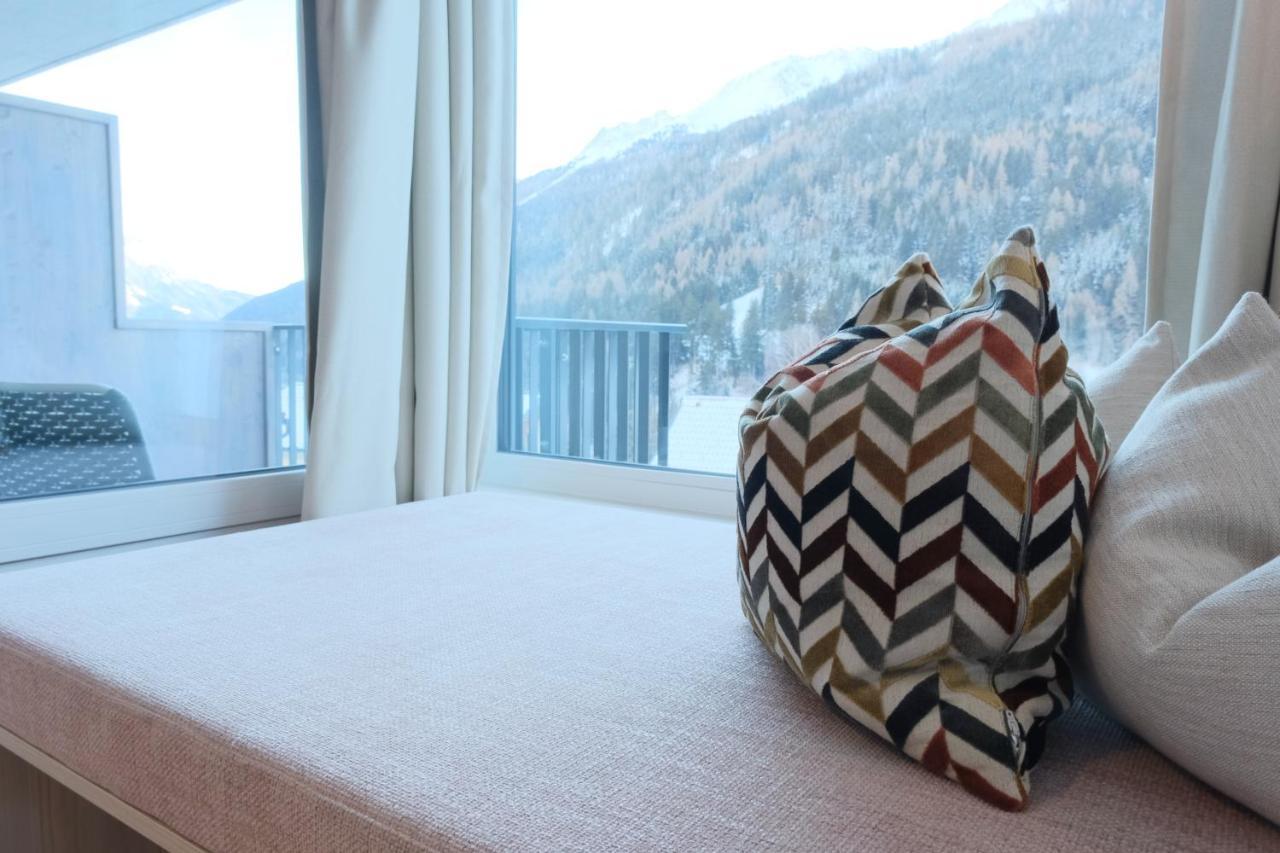 Hotel Die Arlbergerin -New- All-In Super Flex Rate (Adults Only) Sankt Anton am Arlberg Buitenkant foto