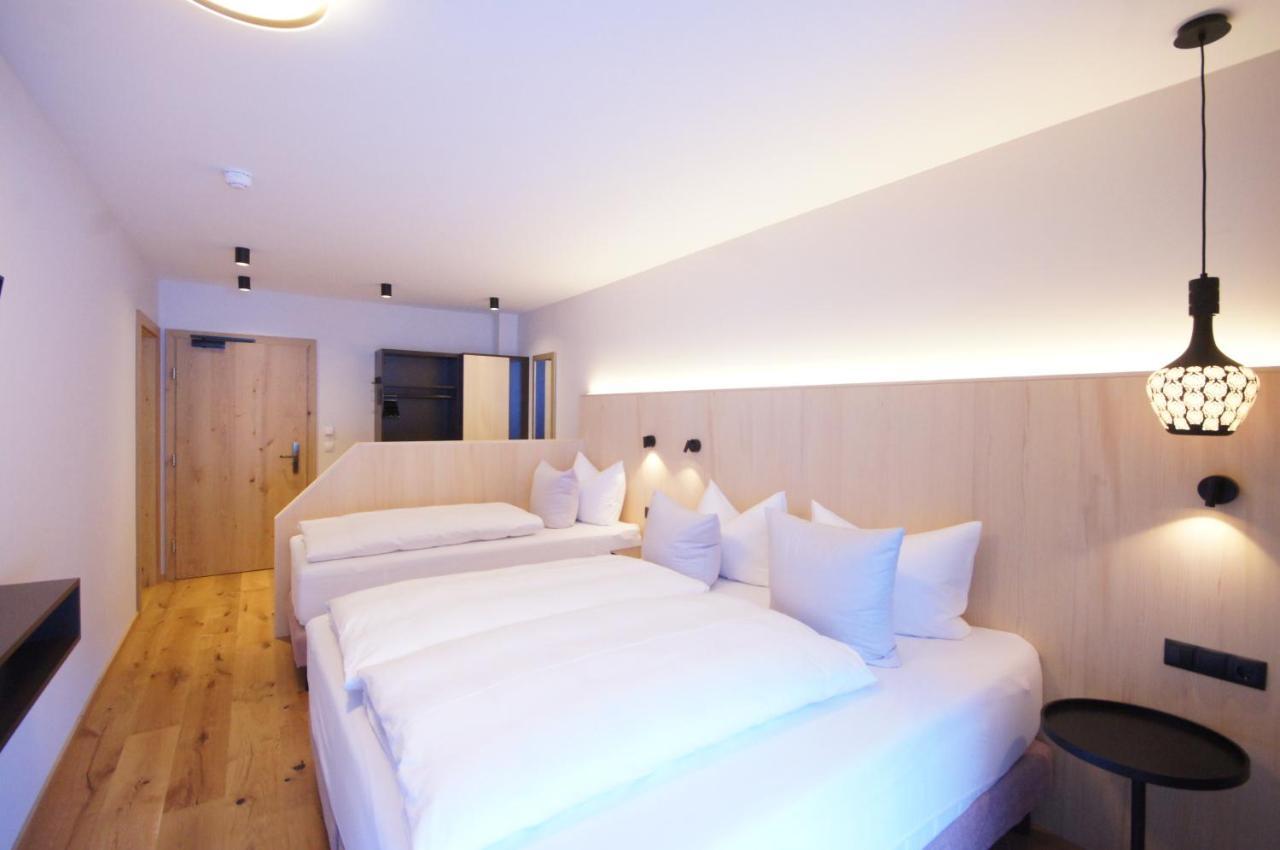Hotel Die Arlbergerin -New- All-In Super Flex Rate (Adults Only) Sankt Anton am Arlberg Buitenkant foto