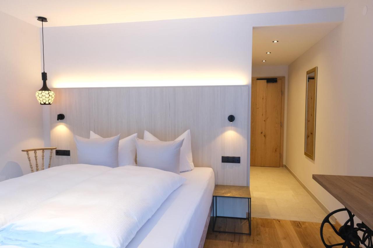 Hotel Die Arlbergerin -New- All-In Super Flex Rate (Adults Only) Sankt Anton am Arlberg Buitenkant foto