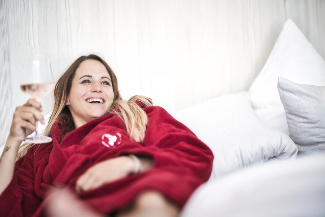 Hotel Die Arlbergerin -New- All-In Super Flex Rate (Adults Only) Sankt Anton am Arlberg Buitenkant foto