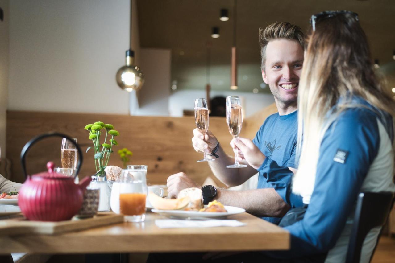 Hotel Die Arlbergerin -New- All-In Super Flex Rate (Adults Only) Sankt Anton am Arlberg Buitenkant foto