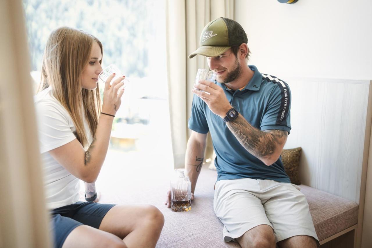 Hotel Die Arlbergerin -New- All-In Super Flex Rate (Adults Only) Sankt Anton am Arlberg Buitenkant foto
