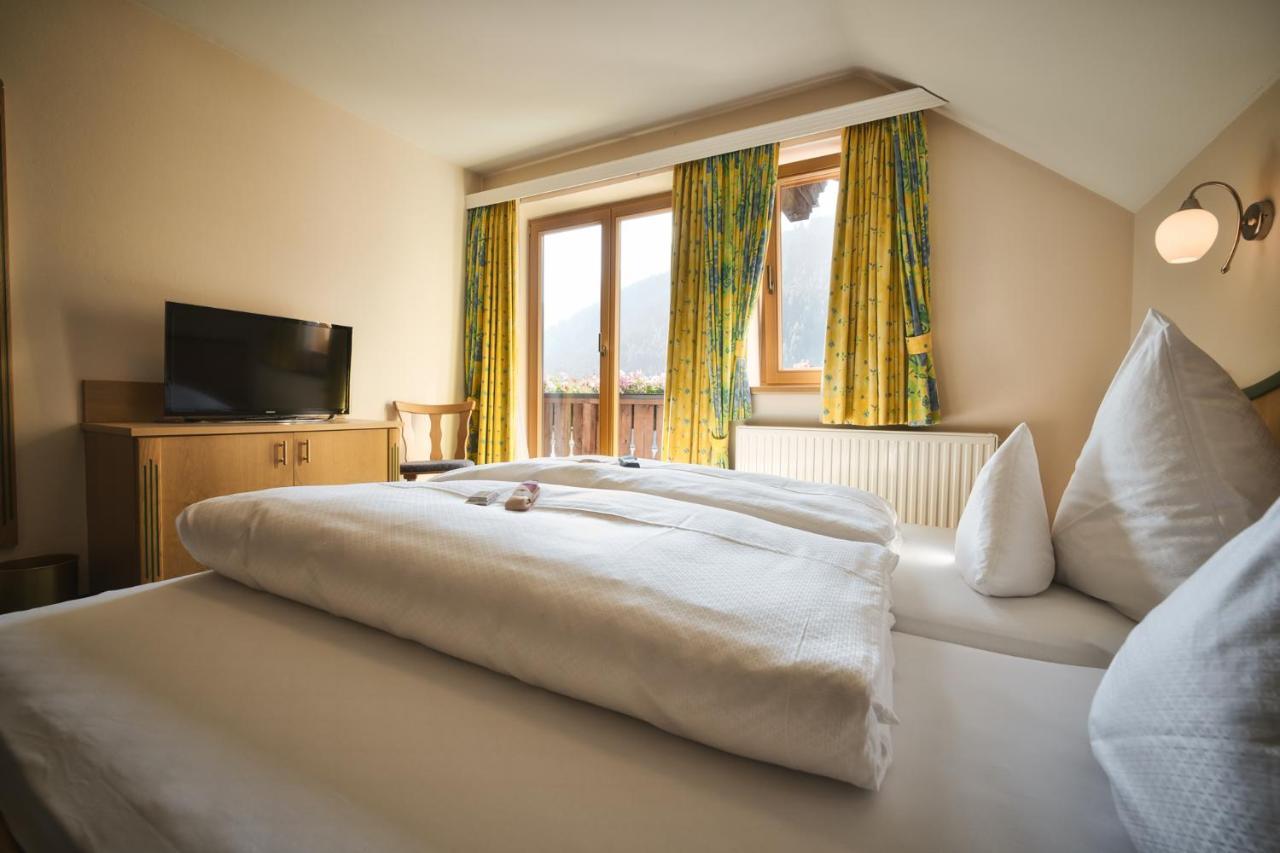 Hotel Die Arlbergerin -New- All-In Super Flex Rate (Adults Only) Sankt Anton am Arlberg Buitenkant foto