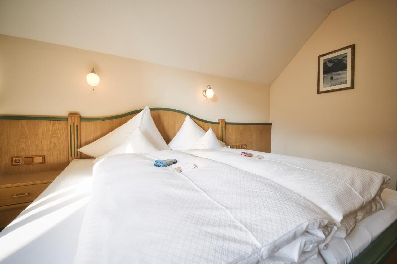 Hotel Die Arlbergerin -New- All-In Super Flex Rate (Adults Only) Sankt Anton am Arlberg Buitenkant foto